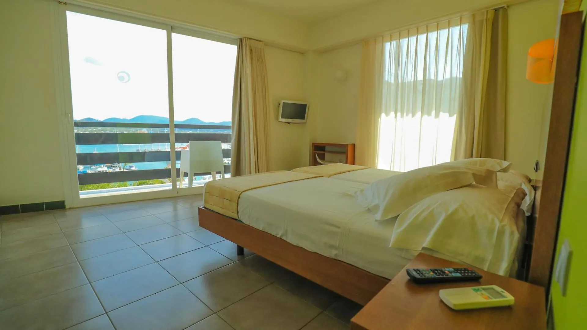 Es Mitjorn Hotel Sant Antoni de Portmany