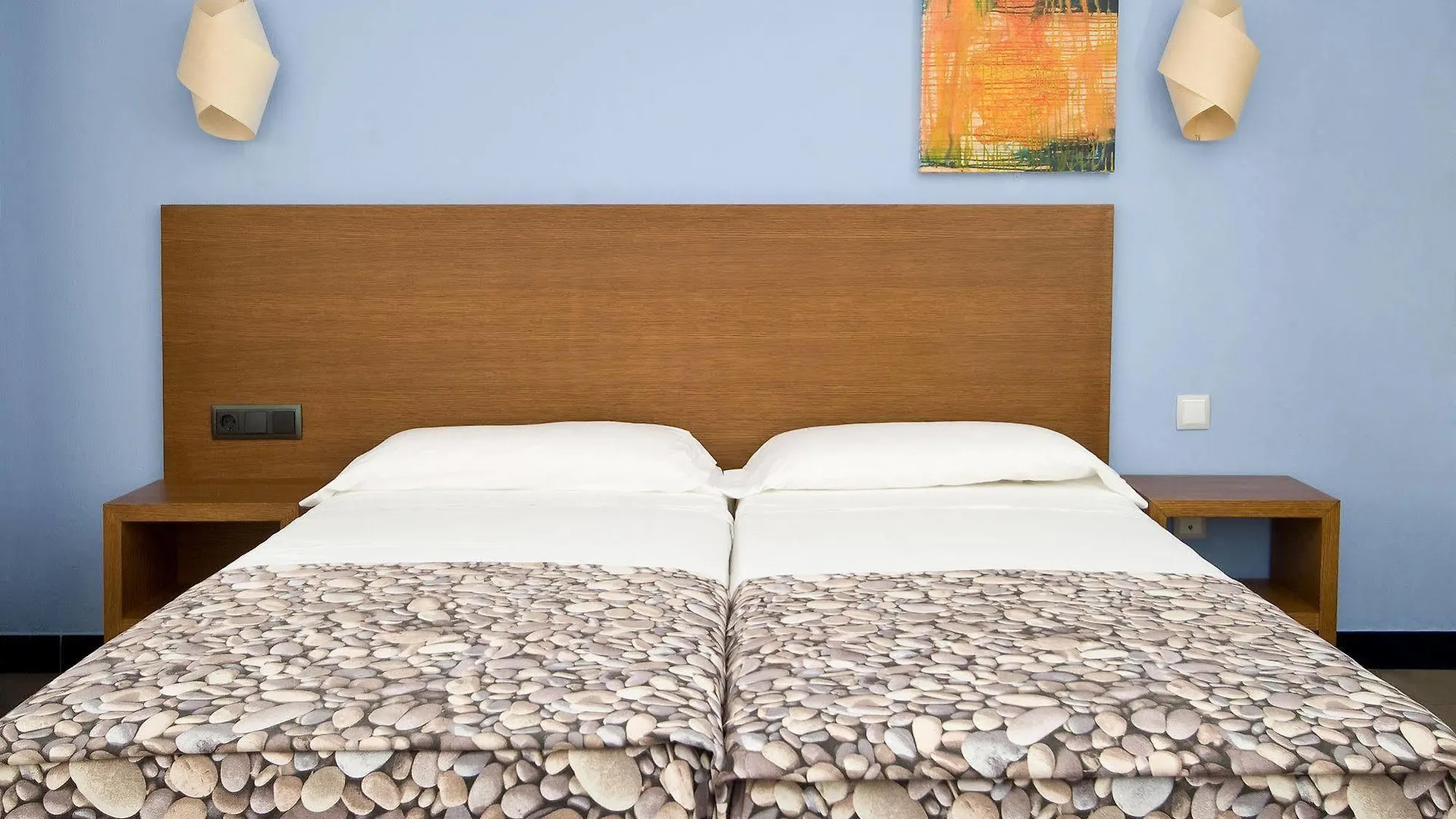 Es Mitjorn Hotel Sant Antoni de Portmany 2*,